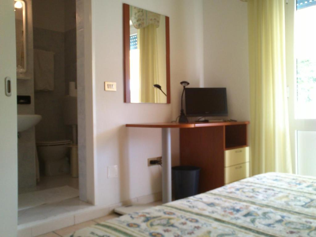 Hotel La Parigina Lignano Sabbiadoro Room photo