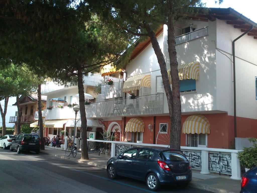 Hotel La Parigina Lignano Sabbiadoro Exterior photo